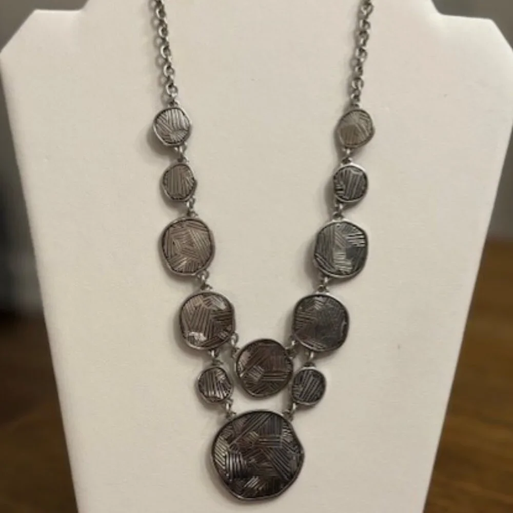 Lia Sophia :SOLACE" Necklace - Picture 2 of 6